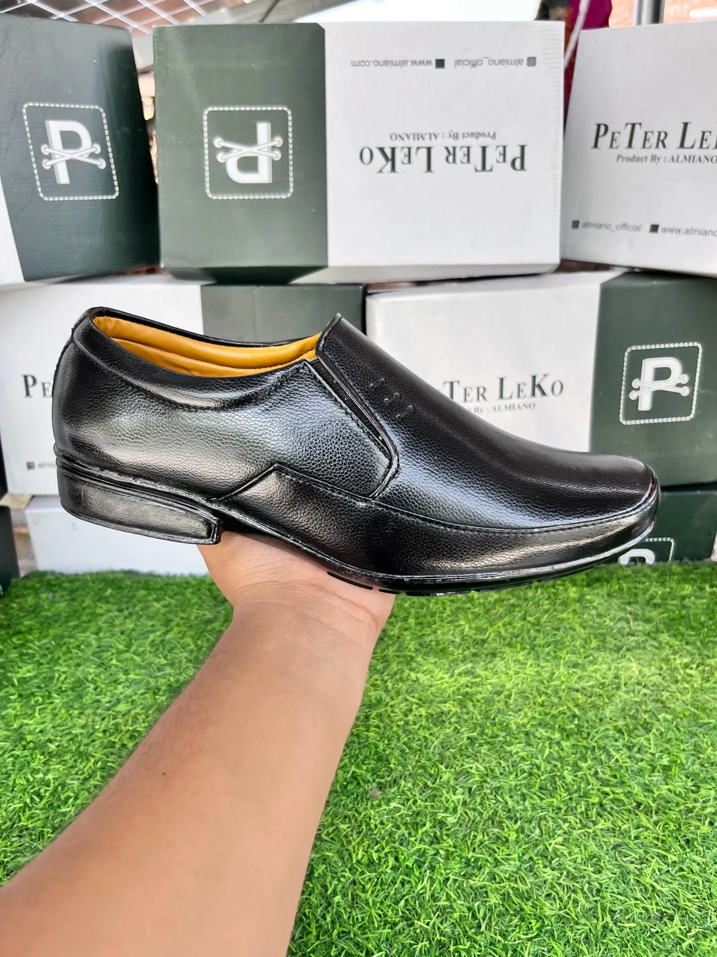 Almiano-PL10 BLACK-(6/1,7/2,8/2,9/2,10/1)